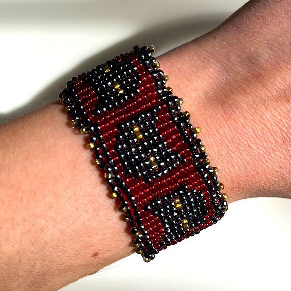Beadwork Bracelet with Cat Faces - Picture 4 of 5